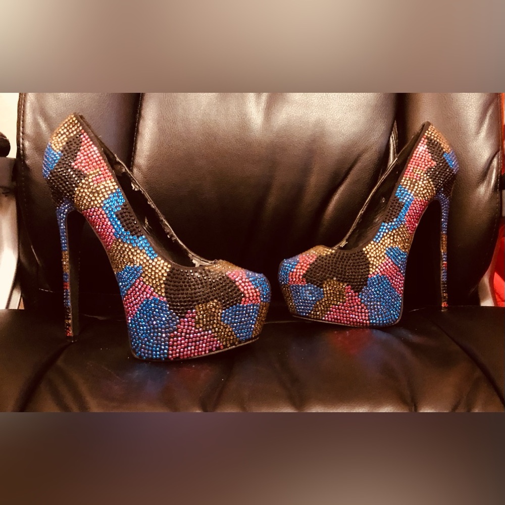 Steve Madden Dyvinal Sparkly Rhinestone Bling High Heels
